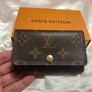 Louis Vuitton key holder